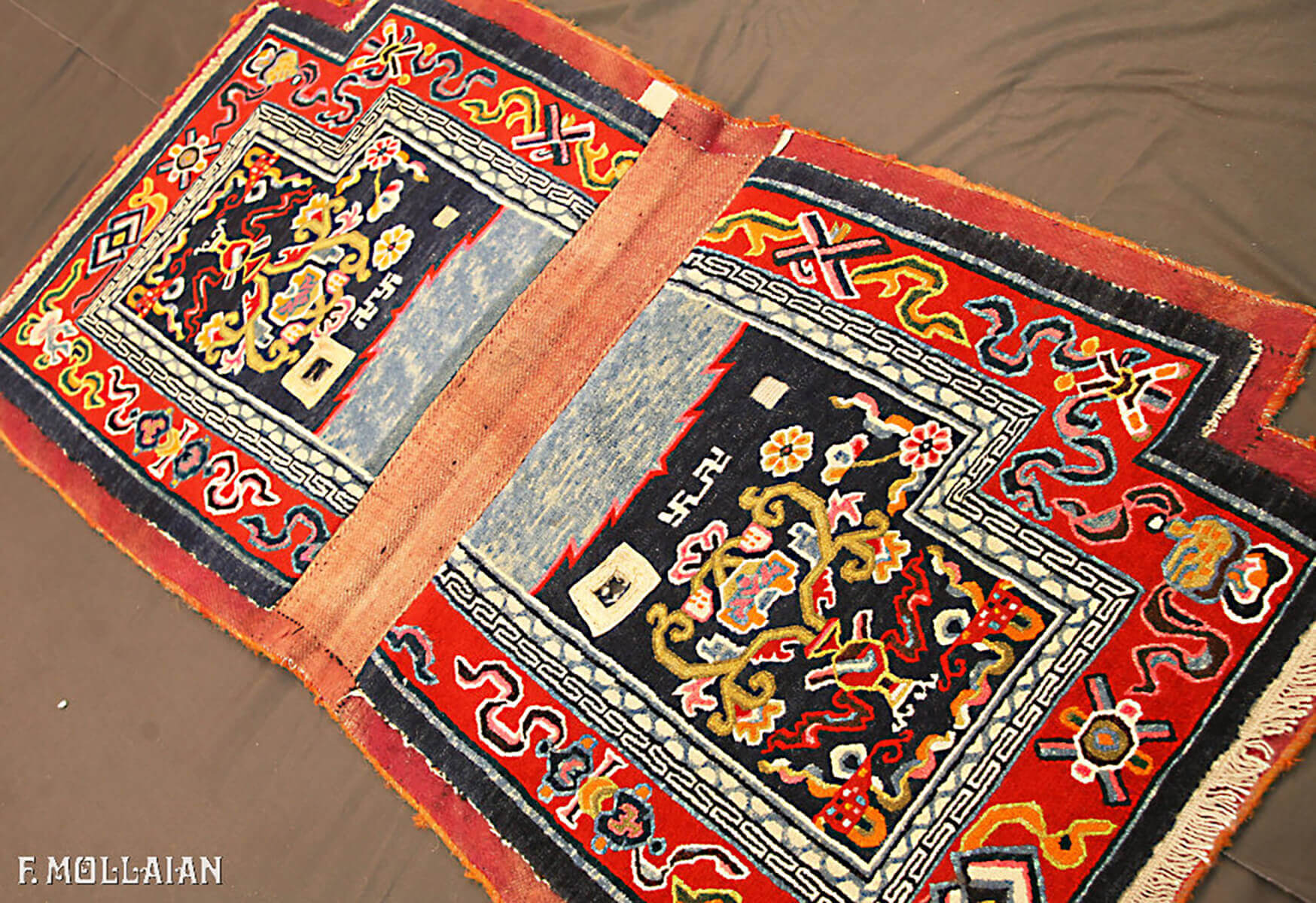 قالی آنتیک فرش تبت کد:۱۹۶۶۳۷۸۰